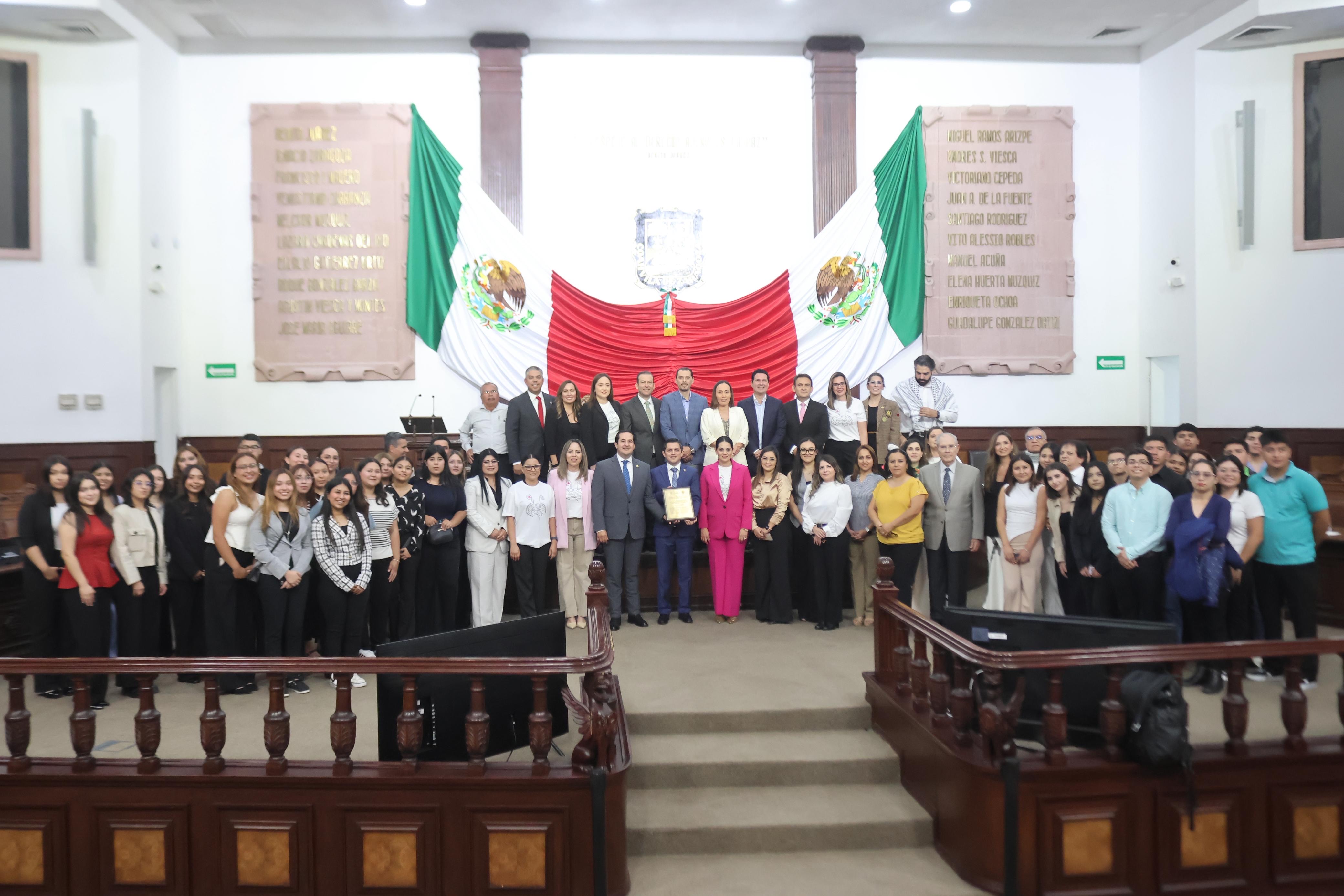 Reconoce Congreso a la Facultad de Administración, Contaduría y Derecho de Piedras Negras