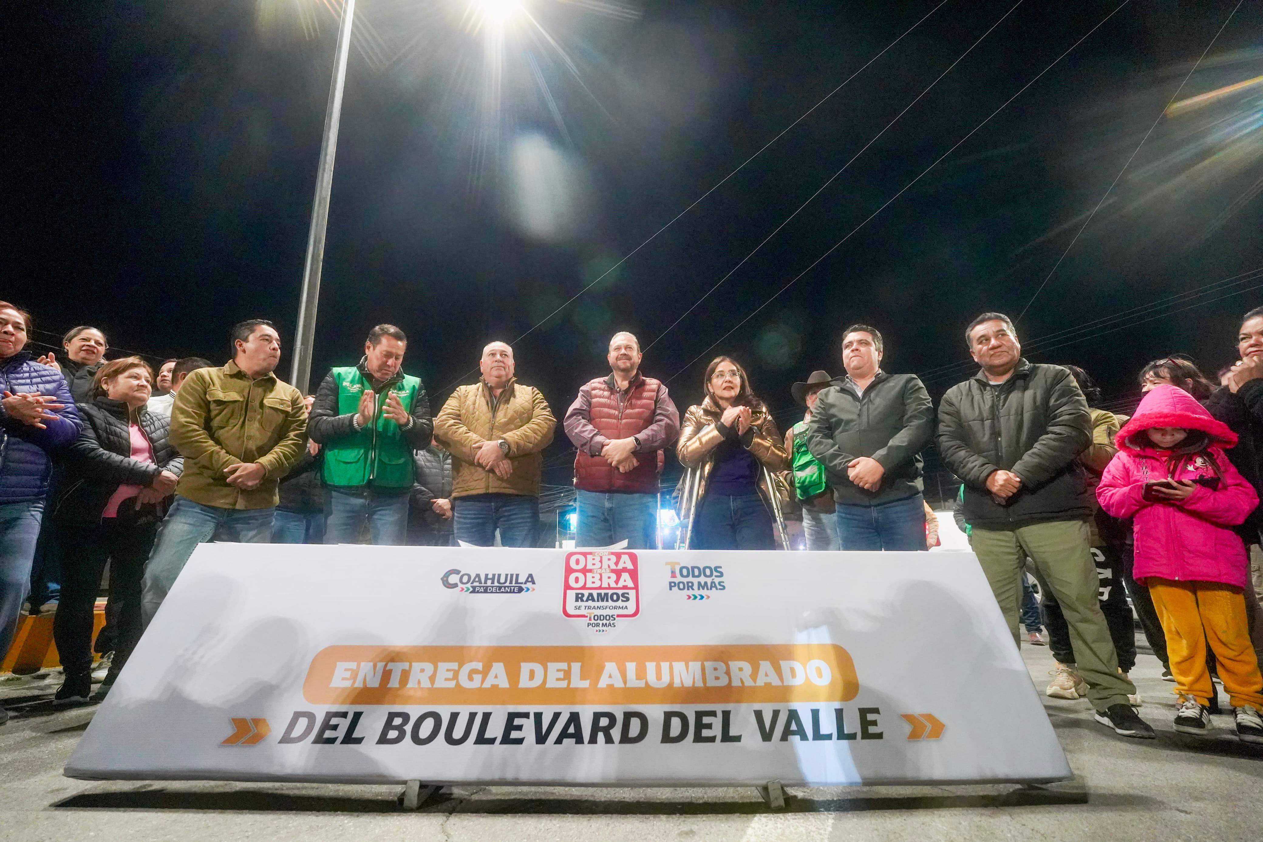 Obra tras obra Ramos se transforma; entregan nuevo alumbrado en el bulevar del Valle