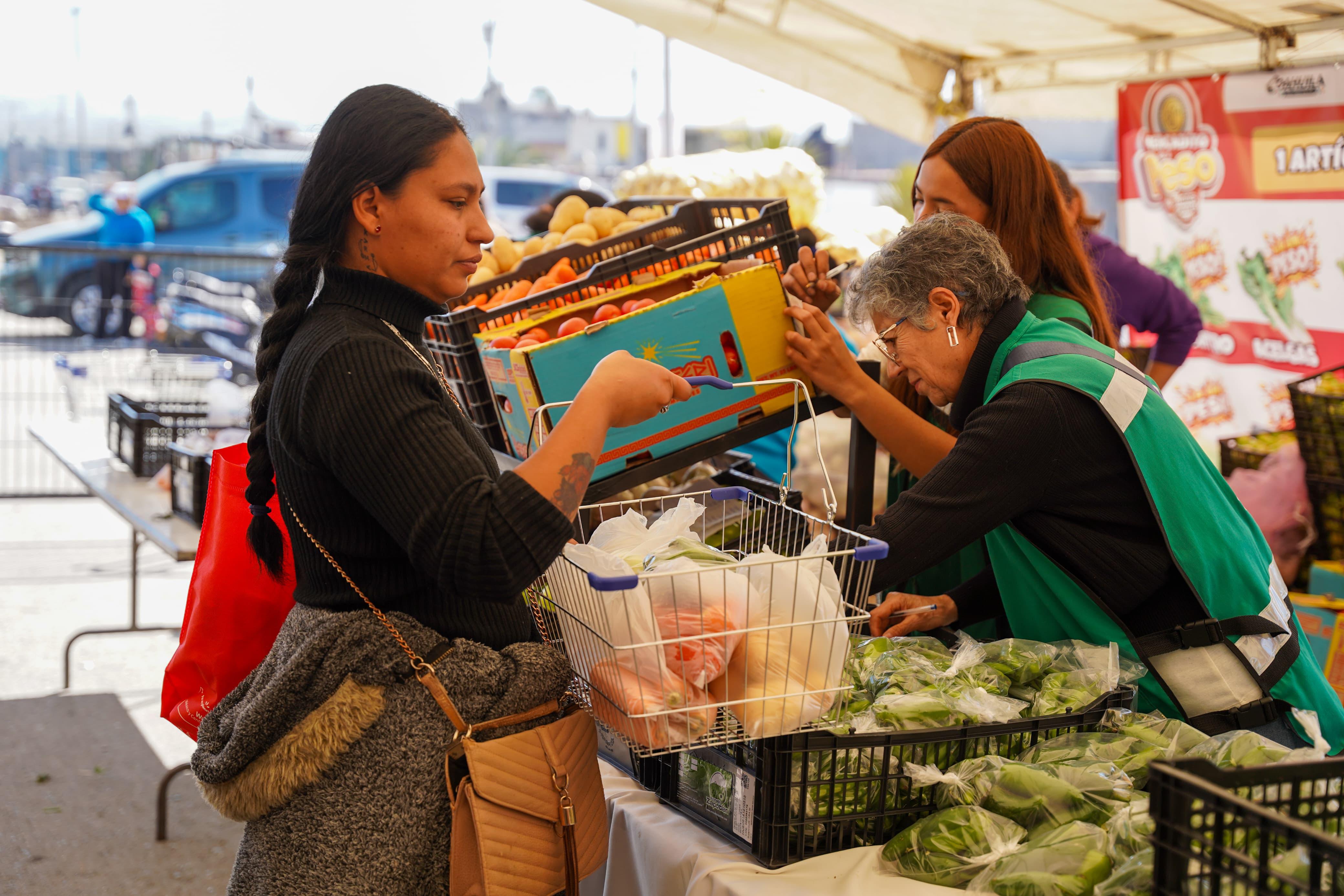 Reconocen sectores sociales el Mercadito de A Peso