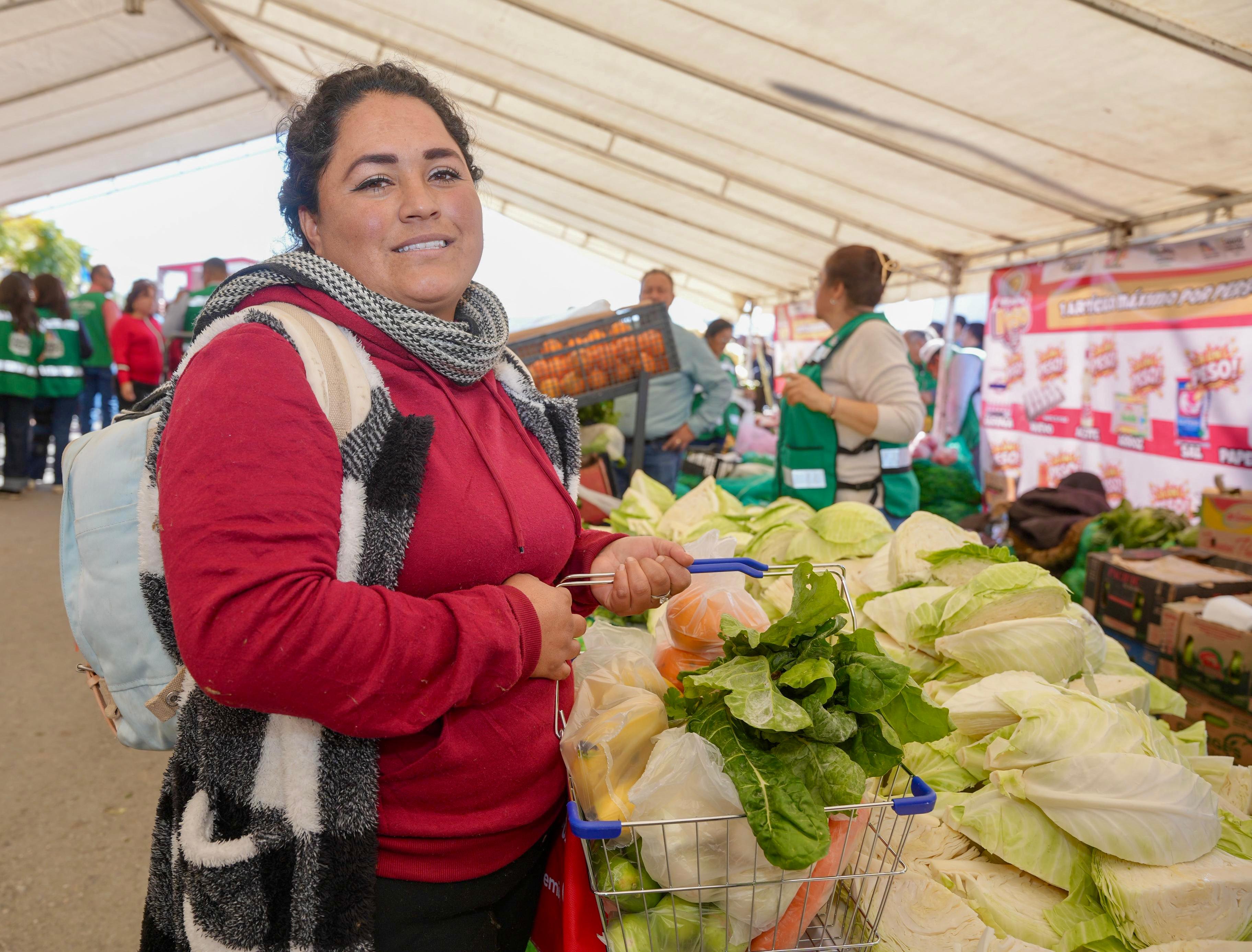 Ciudadanos agradecen realización del Mercadito de A Peso Todos Por Más- Mejora