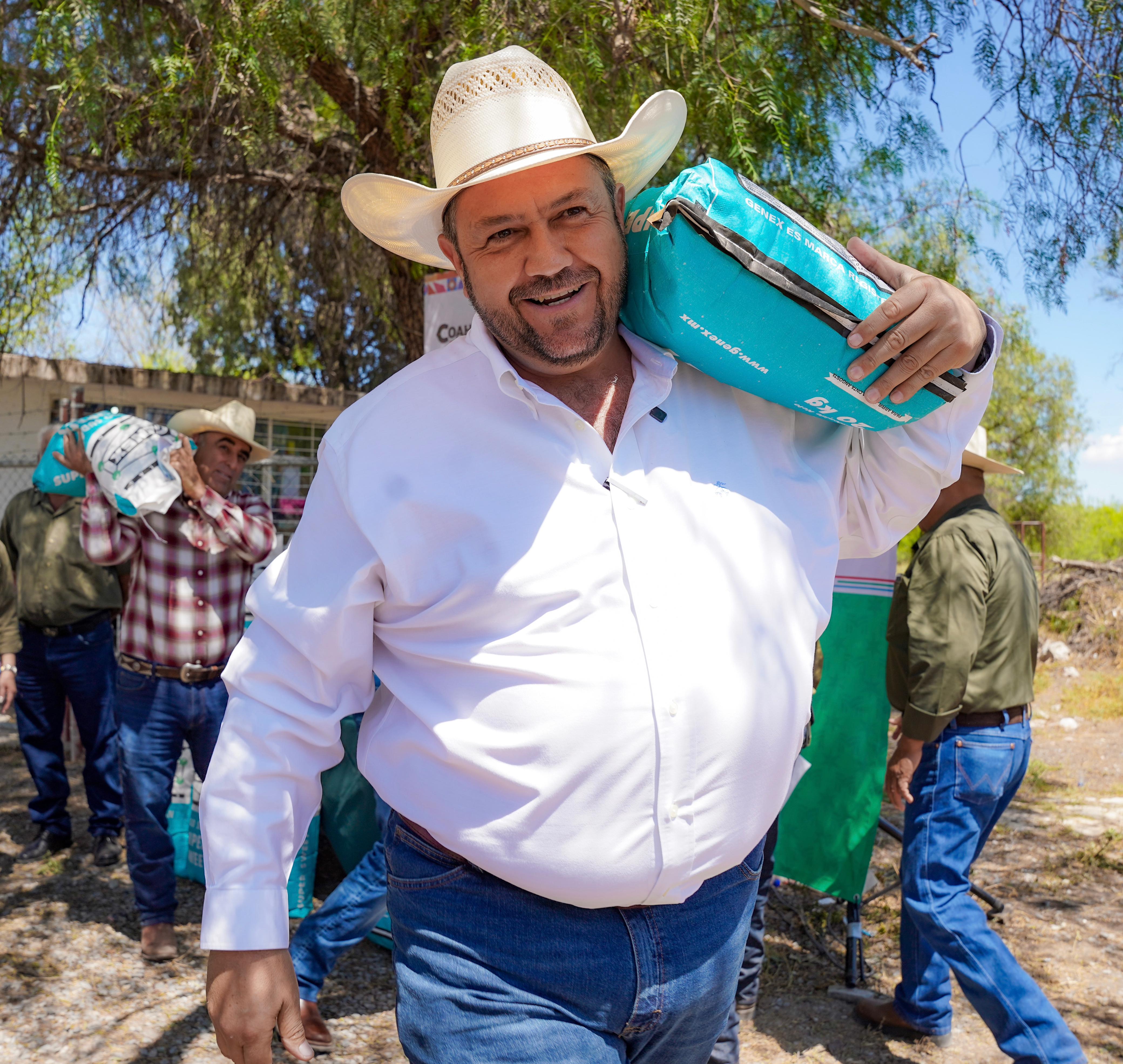 Apoyo de Manolo Jiménez fortalece al campo de Ramos Arizpe