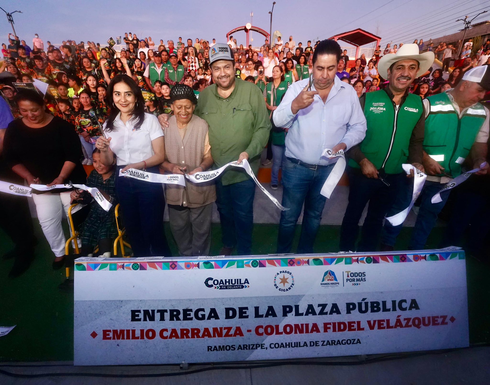 Entrega Tomás Gutiérrez Plaza Emilio Carranza en la Fidel Velázquez