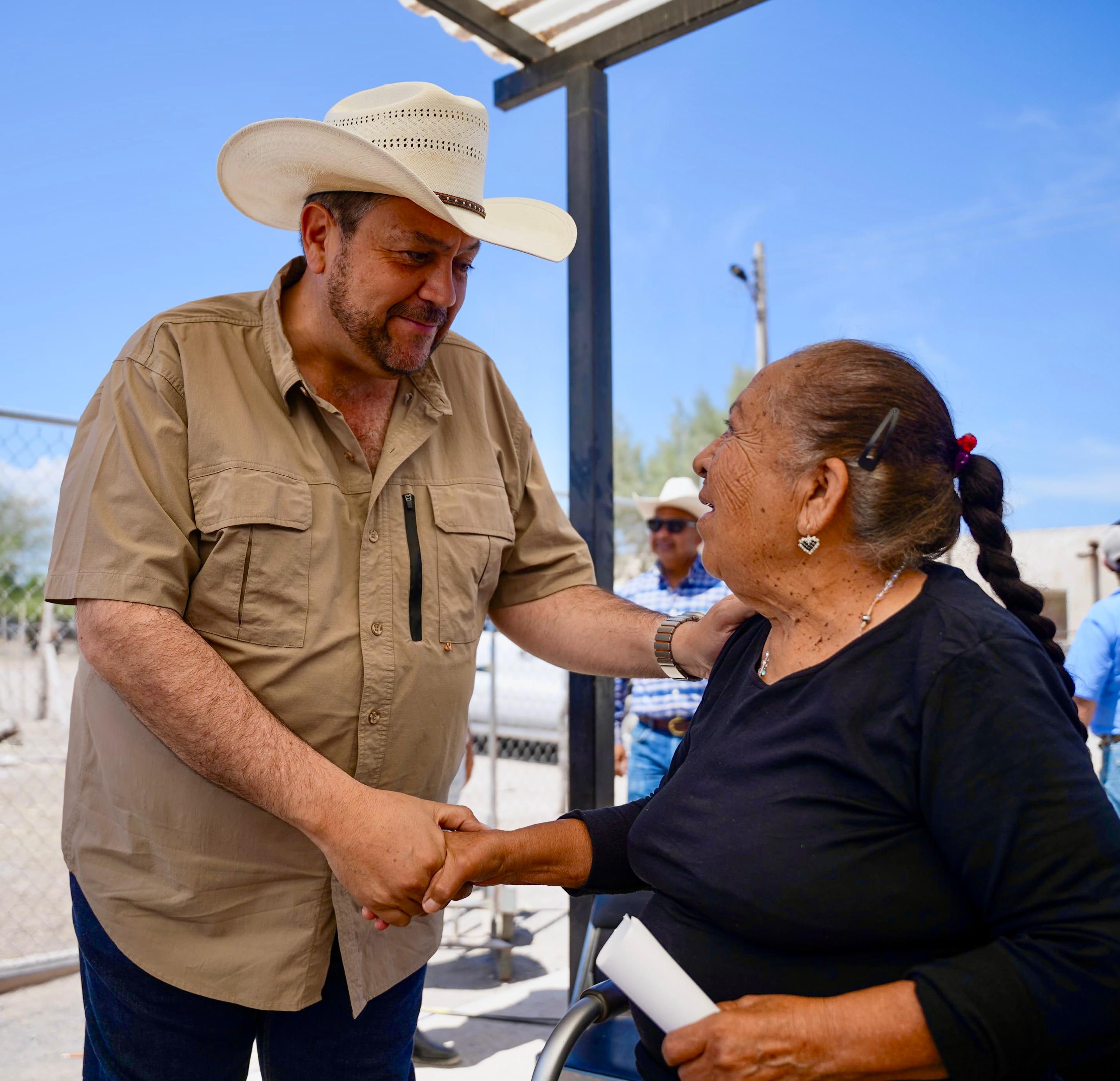 Al campo de Ramos no se le deja solo; entregan aves de traspatio para impulsar economía rural