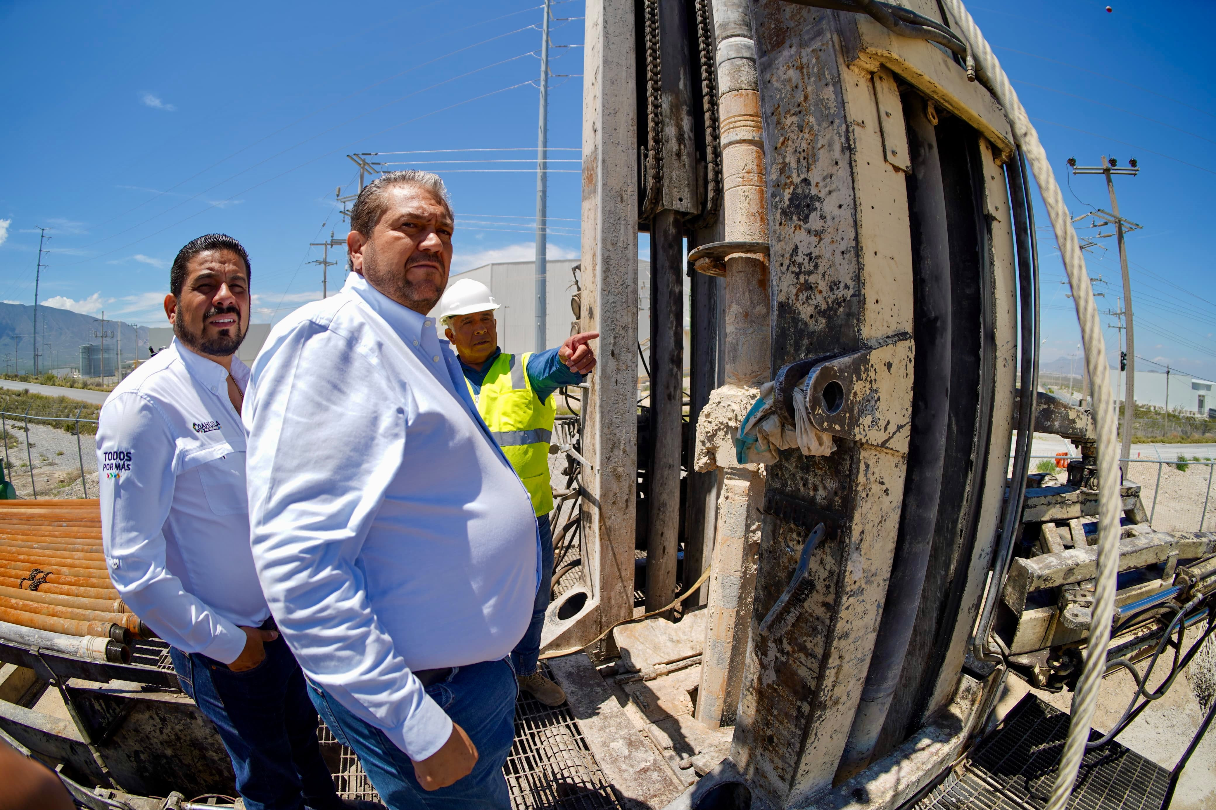 Supervisa Tomás Gutiérrez perforación de nuevo pozo para Ramos Arizpe